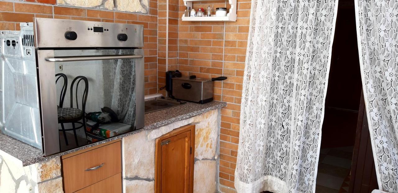 Apartment "Mislav" Gornji Karin Exterior foto